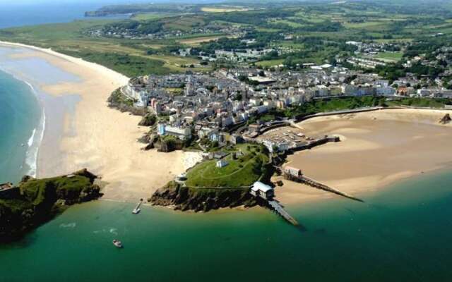 Luxurious Holiday Home in Saundersfoot With Fireplace