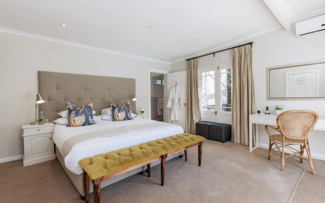 River Manor Boutique Hotel - фото 2