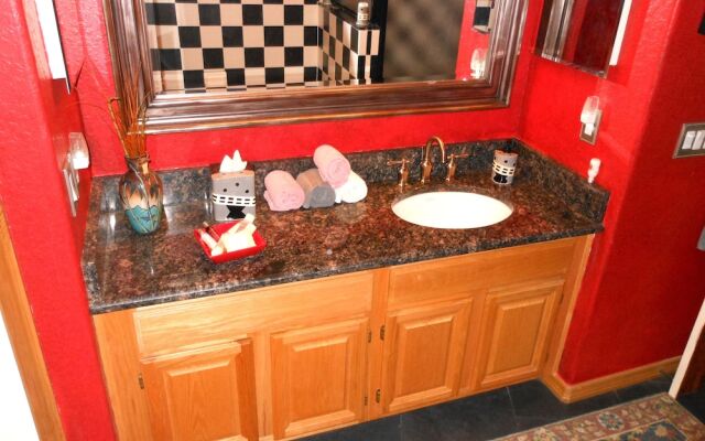 Lakefront Suites