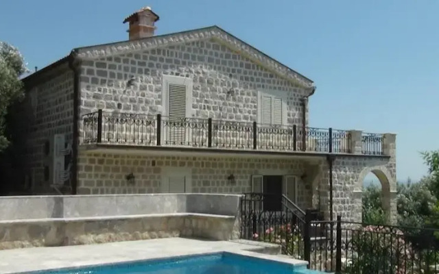 Villa Ana
