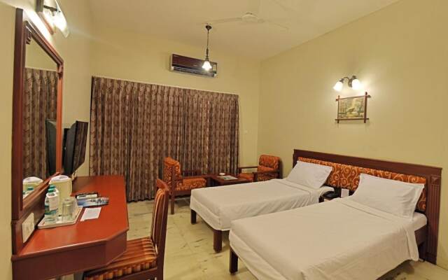 Hotel Gnanam