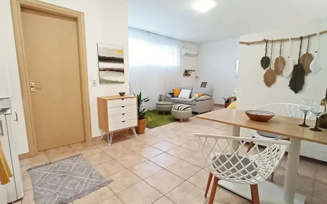 Relaxing Studio Apt 1 min to Highway Parking