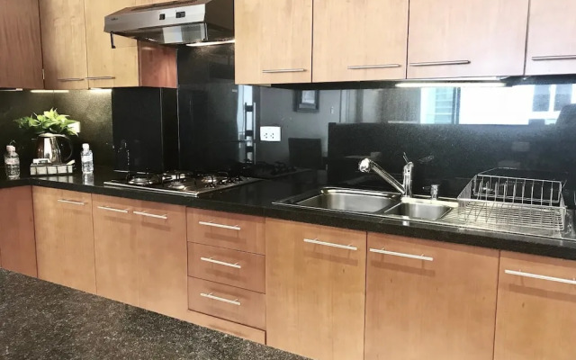 Downtown Retro Serviced Apartment