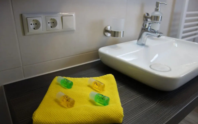 Race & Rest Apartments