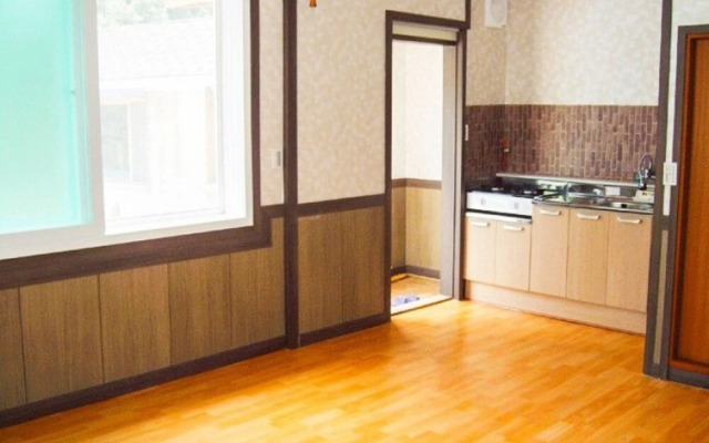 Wanju Haneurarae Cheotjip Pension