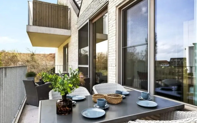 Apartment With Natural Swimming Pool