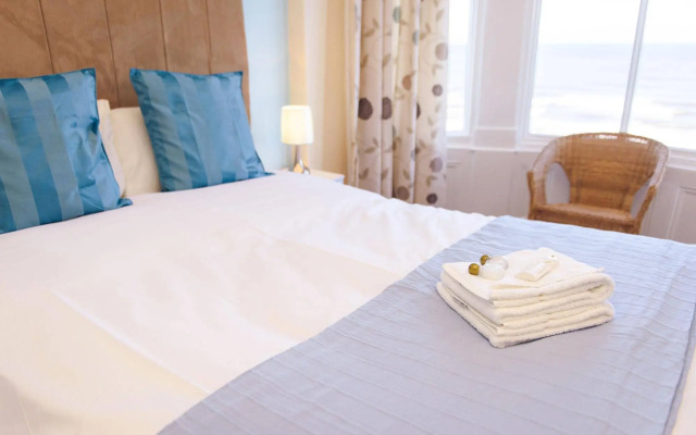 Clarence Gardens Hotel