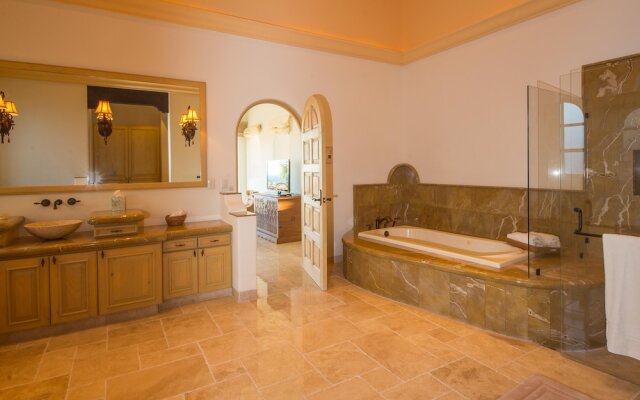 Two Luxurious Villas Perfect for Golfers at Dos Casas