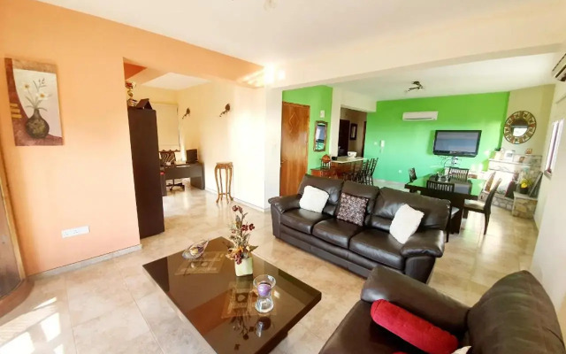 JOANNA SUNSET APTS Pomos