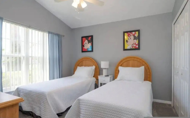 Spacious 4 bed 3 Bath Pool Home