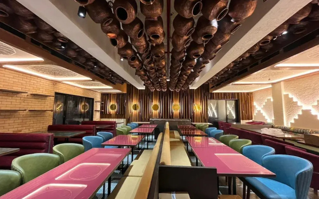 Hotel Mumbai House Valnai Malad