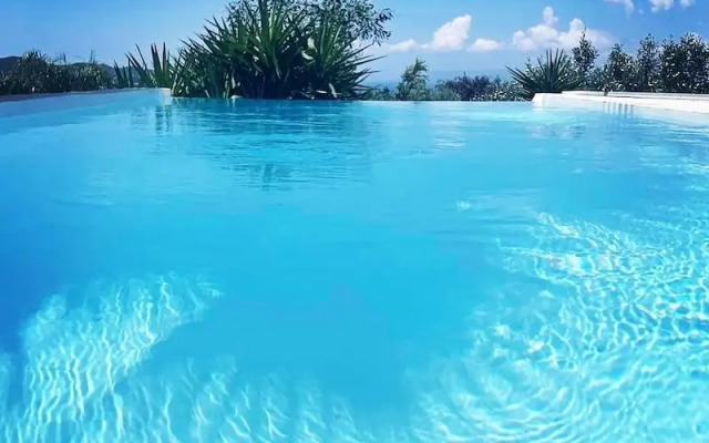 Rustic Hill Private Pool Suites