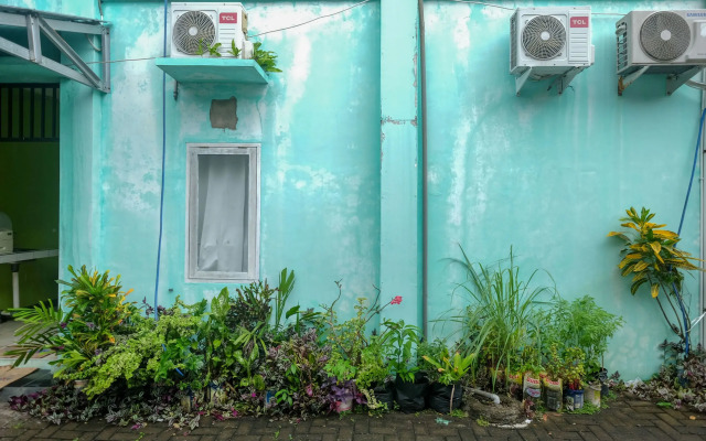 RedDoorz near Politeknik Manado