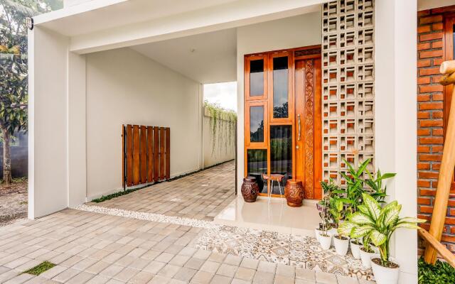 OYO 90099 Twin House