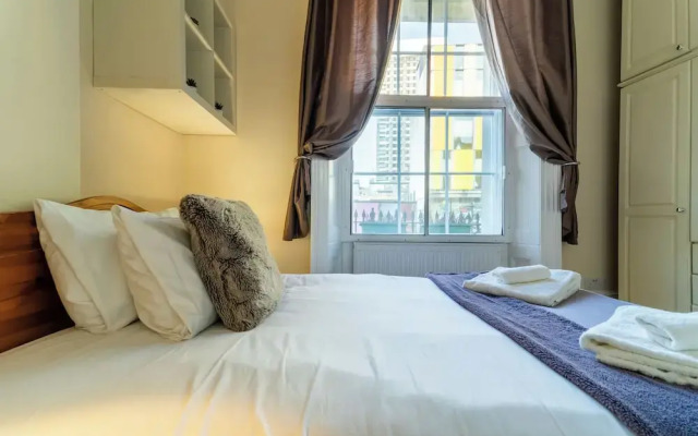 Stylish 2Bed Steps from Iconic Waterloo