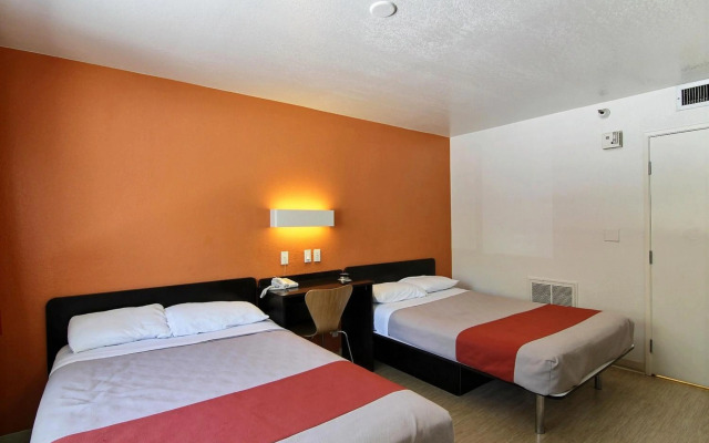 Motel 6 Carpinteria, CA - Santa Barbara - South