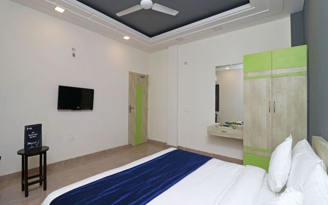 OYO 10668 Hotel Viditva 3