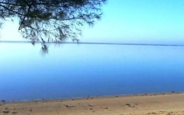 Muri Shores