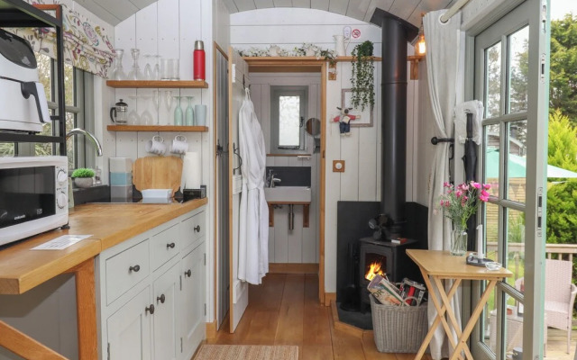 Burr 2 Shepherds Hut