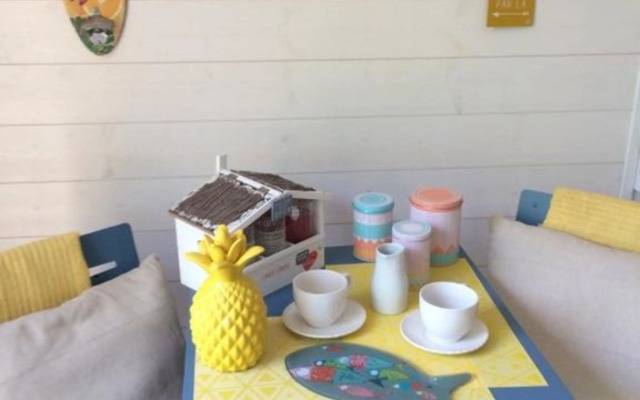 Les Pieds Dans L'Eau