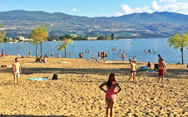 Boyce-Gyro Beach Bed and Breakfast