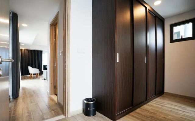 The First Stay Hotel
