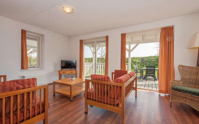 Comfortable villa with veranda, near the Grevelingen Lake