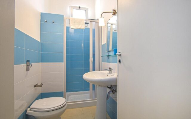 Amazing Home in Scoglitti With 4 Bedrooms and Wifi