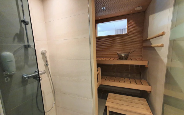 Levi Suites Levi Gold