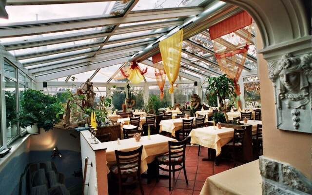 Angelis Pension - Restaurant zum grunen Baum