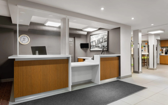 Super 8 by Wyndham Sault Ste Marie On