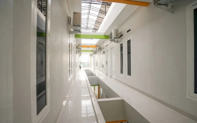 Vivi Residence Syariah Ii by OYO Rooms