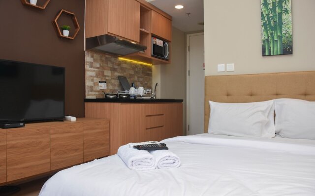Cozy Living Studio at Springlake Summarecon Bekasi Apartment