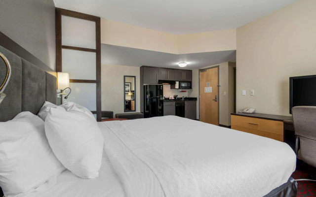 Best Western Plus Eastgate Inn & Suites