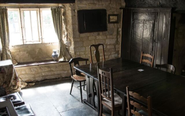 The Fox & Hounds Inn