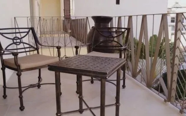 Luxury Condo V177 Romantic Zone