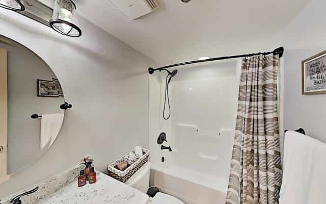 210roarh 2 Bedroom Condo