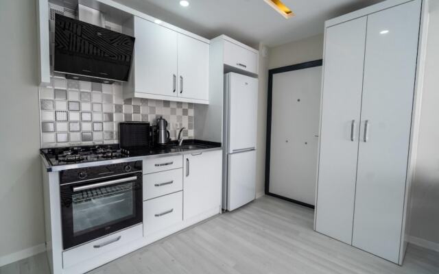 Apartment With Balcony Close to Beach in Muratpasa