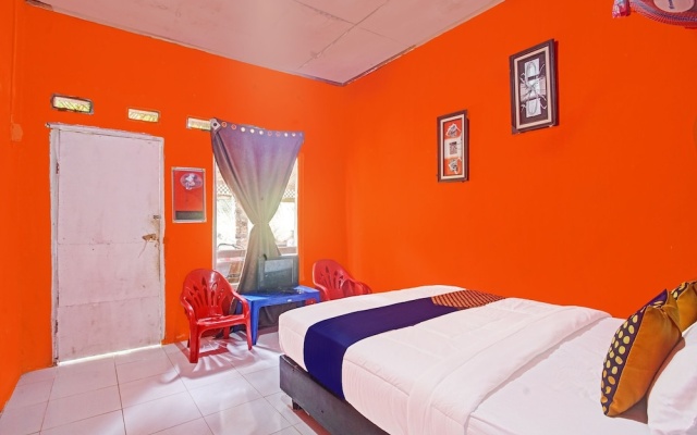 OYO 90279 Wartawan De Mansion – Guest Rooms – Waymuli