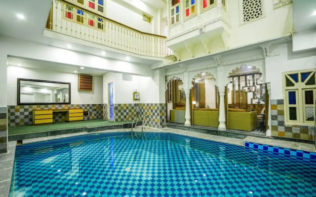 Royal Rafahiya - A Rooftop Lake View Hotel Near Lake Pichola