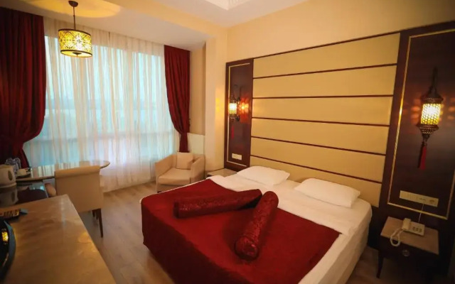 Kronos Hotel