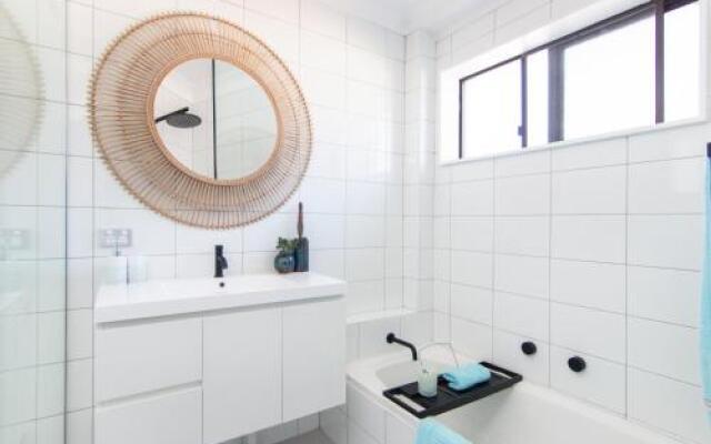 'Time and Tide' 1 - Ground Floor with Water Views