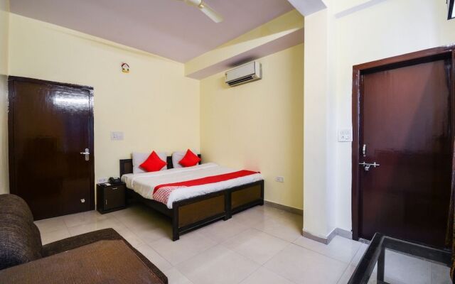 OYO 16940 Hotel Royal Murli