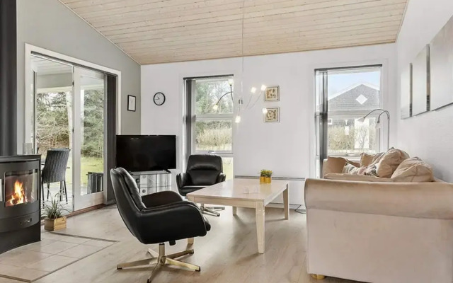 4 Star Holiday Home in Hals