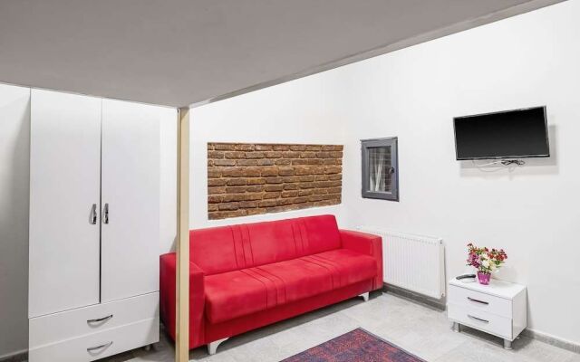 The Red Tent Suite 88