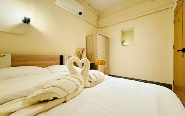 Charming Hostel