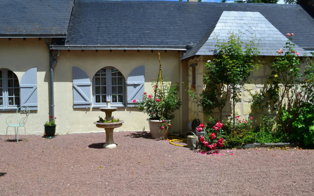 Cozy Holiday Home in Brion with Swimming Pool