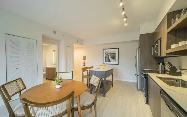 Tucker at Palmer Dadeland Miami