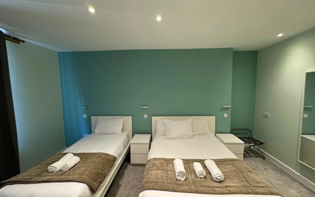 The George Hotel