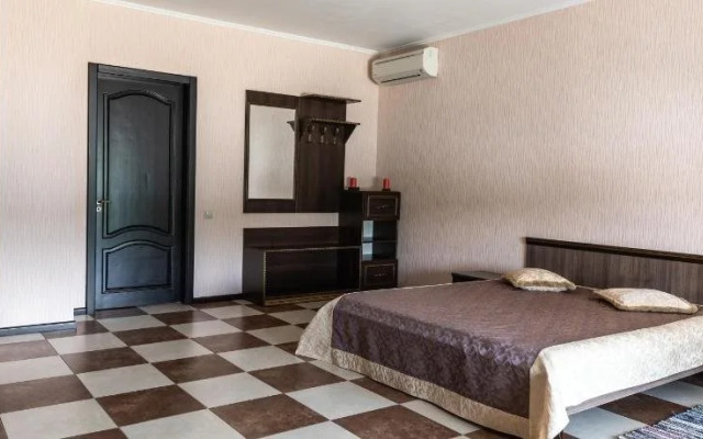 Dergachov Guest House